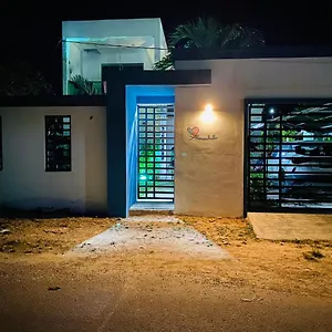 https://habitacion-almendrita.quintano-roohotels.com
