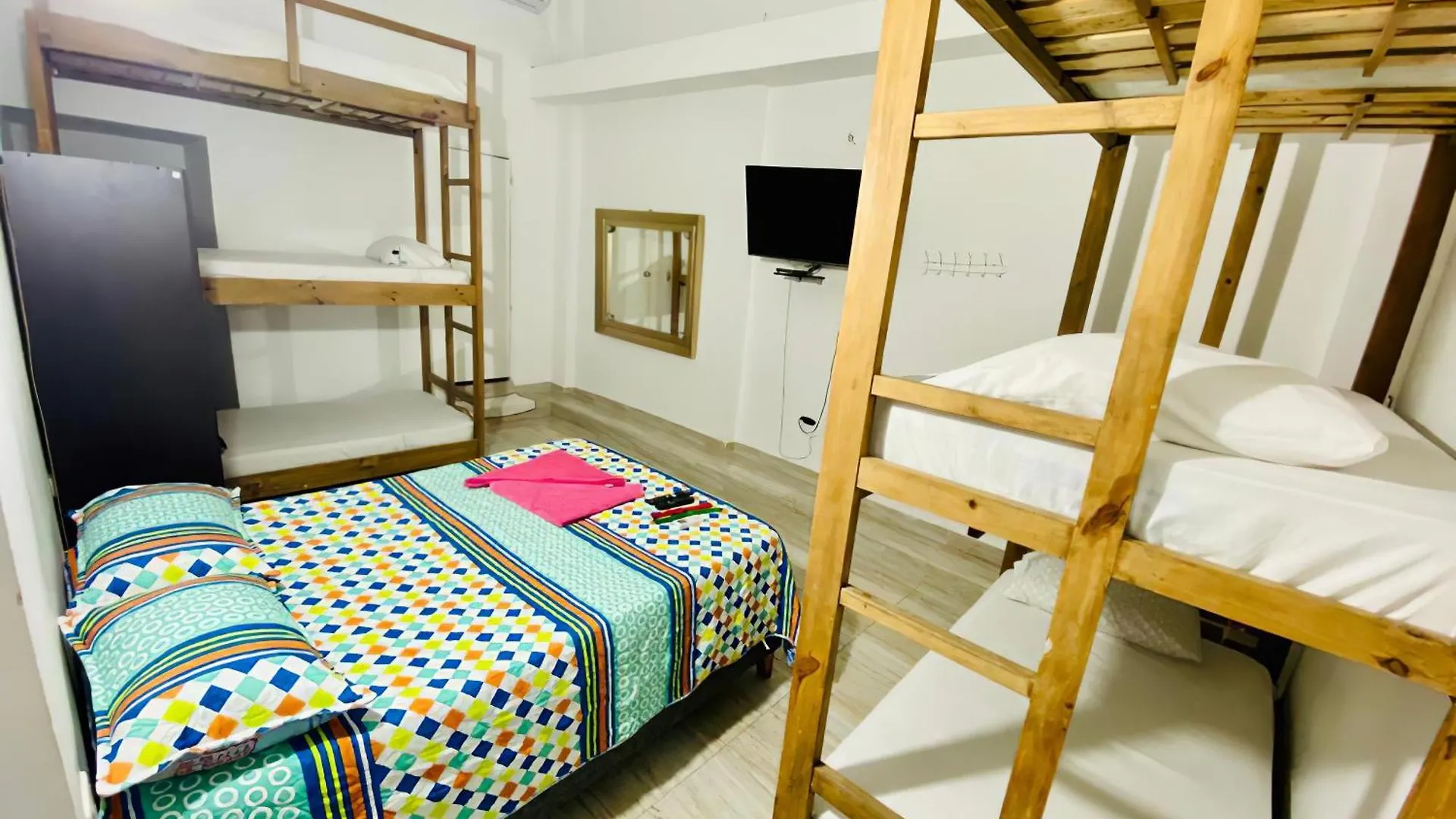 Hostal Badillo Sv Cartagena Colombia