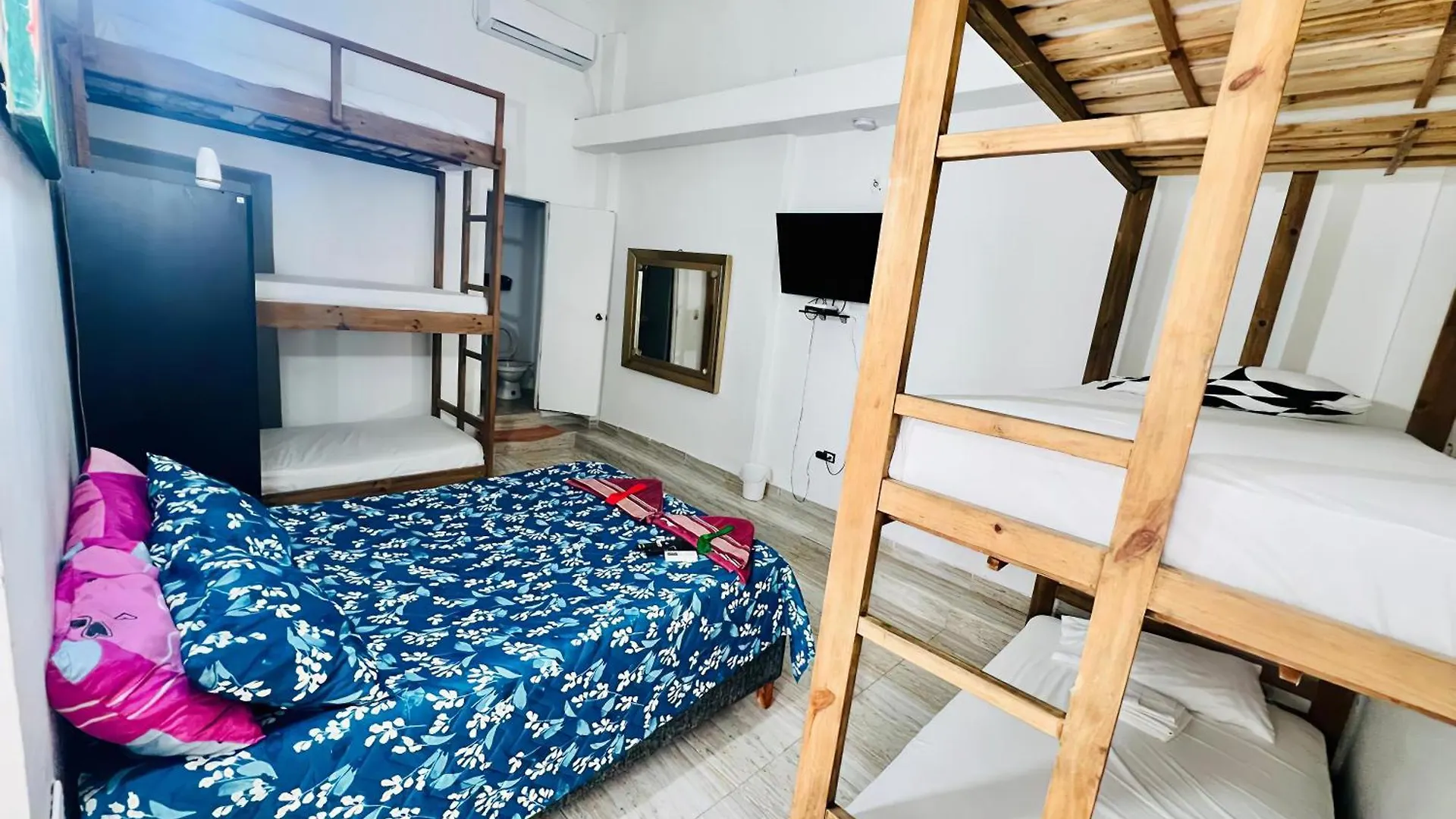 Hostal Badillo Sv Cartagena Guest house